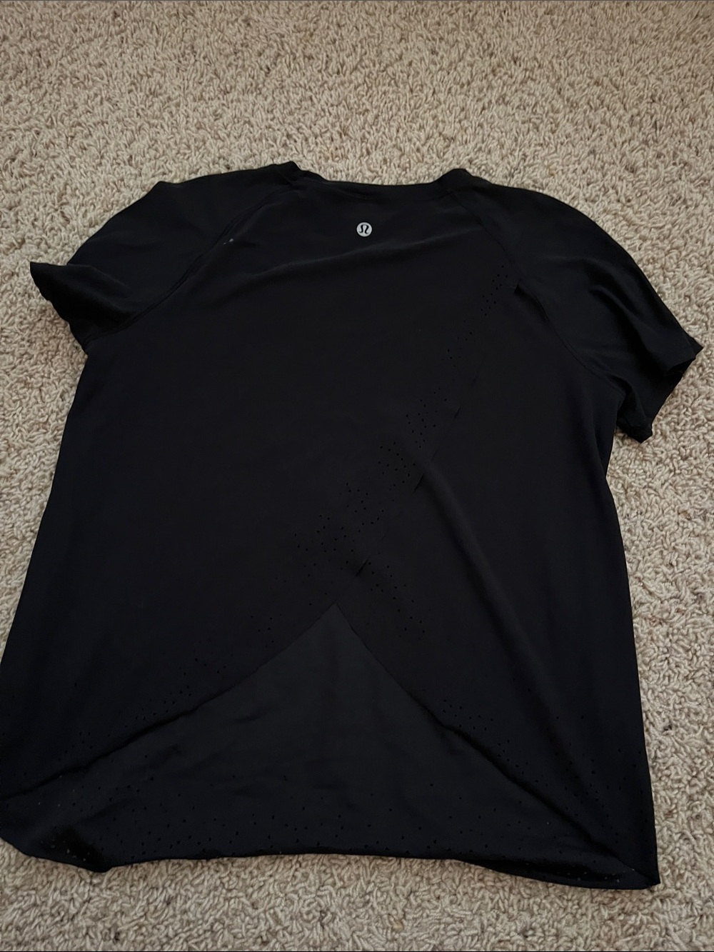 lululemon athletica Black Short Sleeve back crop top size 4